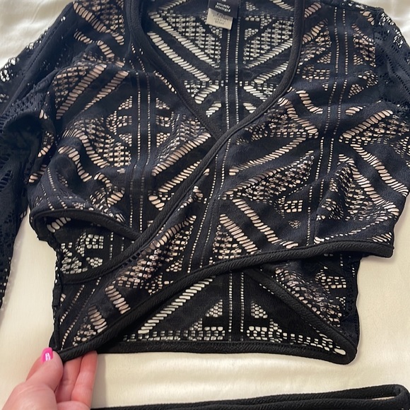 New 2 piece see through with beige material underneath set - Picture 3 of 9